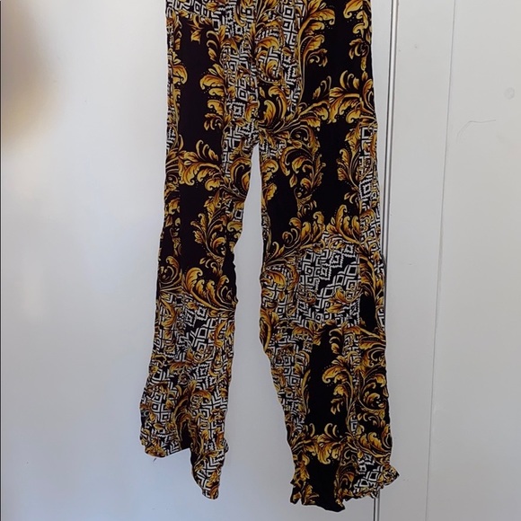 Halter Top Backless Romper - Picture 2 of 5